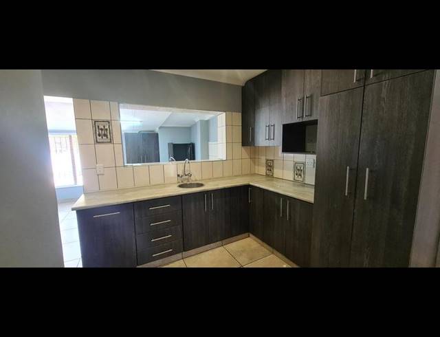 4 BEDROOM HOUSE FOR SALE IN FRAAIUITSIG